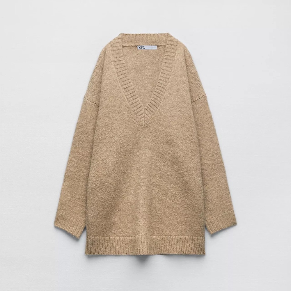Zara Women's Beige V-Neck Sweater